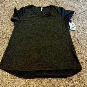 BNWT LulaRoe Classic T